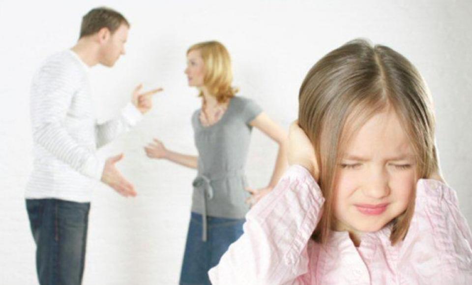 تأثير المشاكل الأسرية على نفسية الطفل
