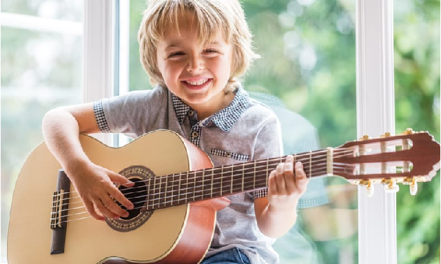 لماذا من المفيد تعليم طفلك الموسيقى؟
