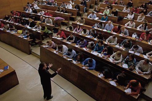 الشاهد للأساتذة الجامعيين: "كل واحد ينقص شويا من روحو موش كل شيء على الدولة"