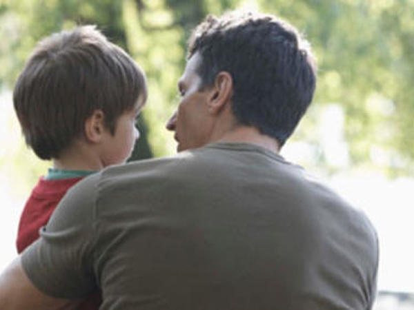 إهمال دور الأب في التربية.. الطريق الأول لضياع الأطفال
