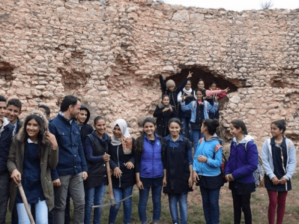 تلاميذ يحولون فسقية تاريخية مهملة إلى مسرح أثري بسيدي بوزيد 