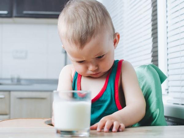 5 مأكولات تحتوي على الكالسيوم أكثر من الحليب