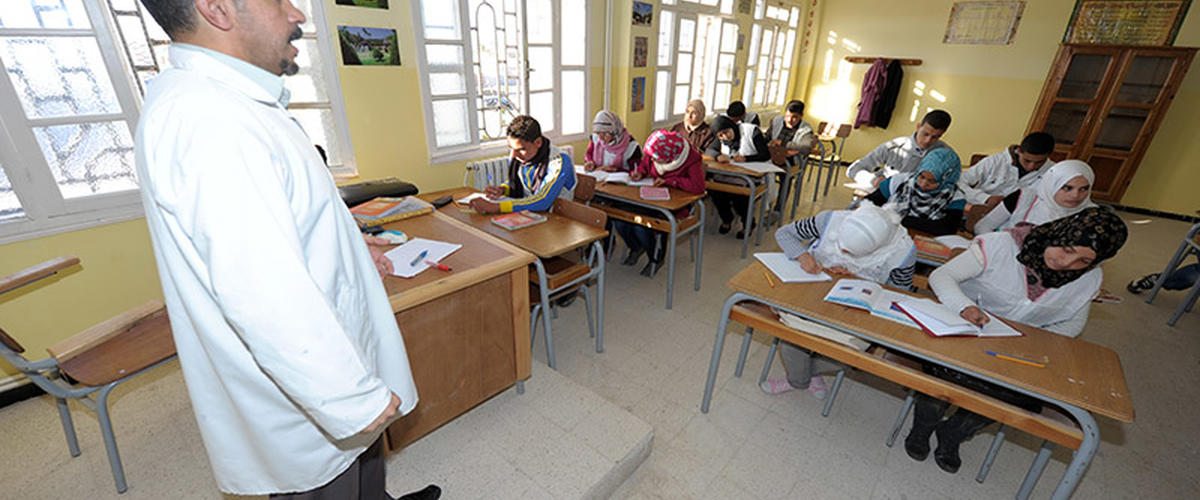 الجزائر: الخصم من راتب كل أستاذ يصل متأخرا بـ 10 دقائق
