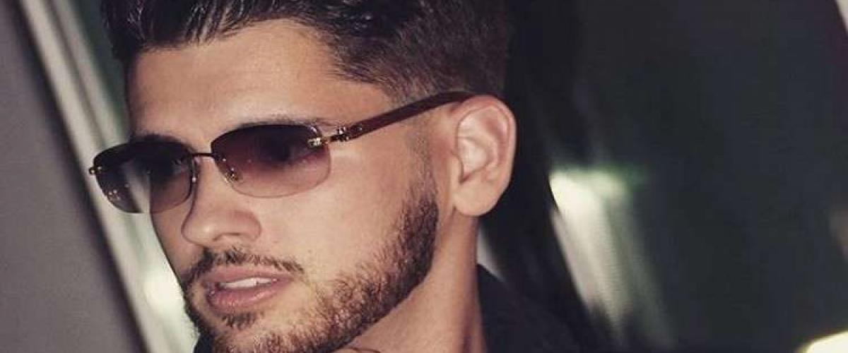 شاب عصامي سيصبح أول تريليونير في العالم