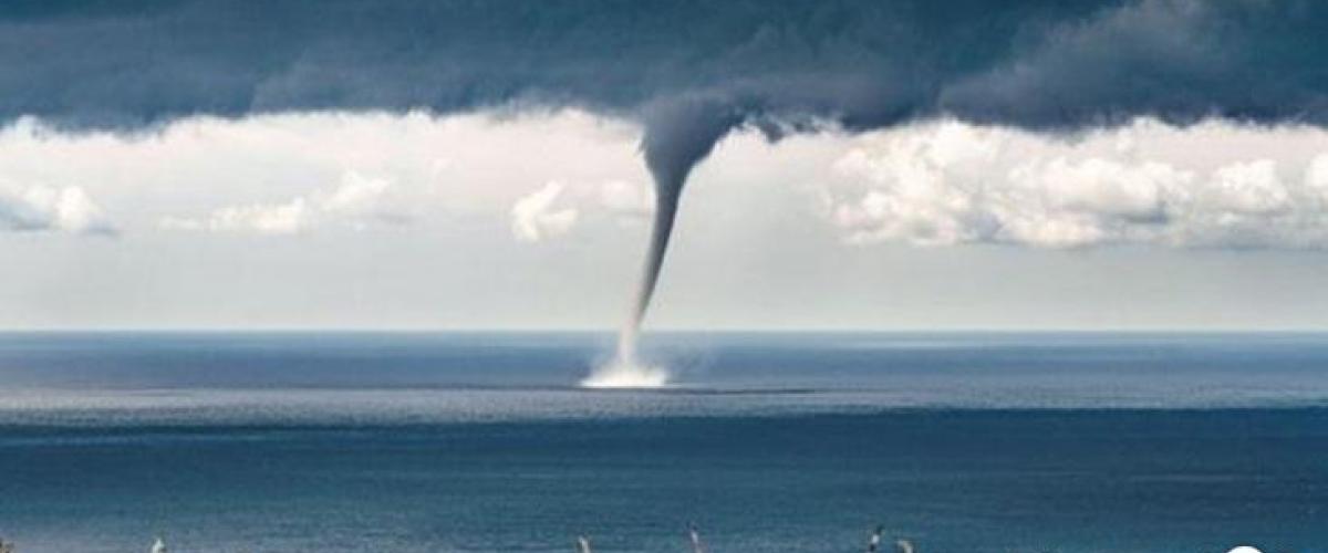 إعصار يضرب خليج قابس وجربة: الرصد الجوي يوضّح