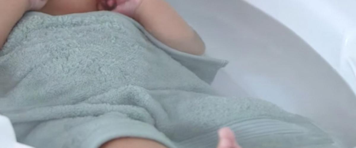 غرقت ابنتها في حمام المنزل بينما كانت تتصفّح "فايسبوك"