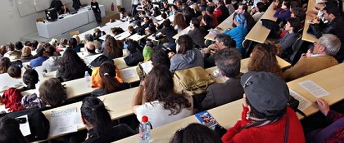 وزير التعليم العالي يعلن عن امتيازات جديدة للجامعيين وابنائهم..