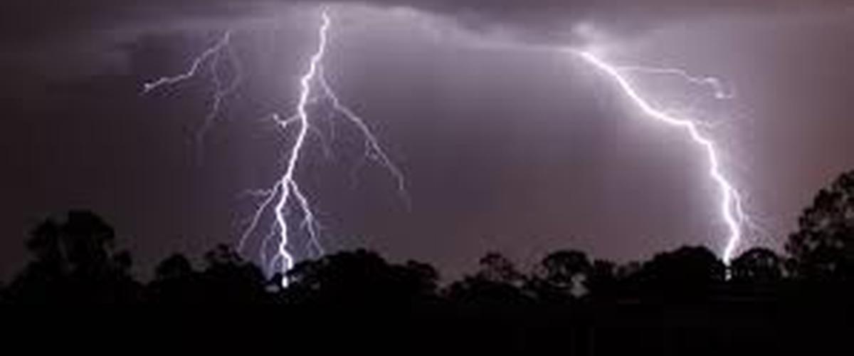 رياح قوية...أمطار رعدية وتساقط الثلوج