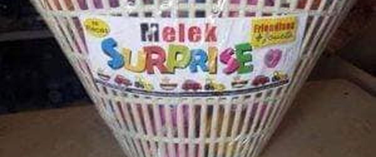 بعد منعها من الاسواق: ترويج علكة "الدلفين" القاتلة بطريقة شيطانية..