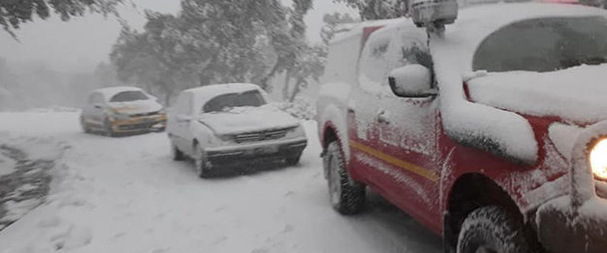 طرقات مقطوعة جرّاء الثلوج وفيضان الأودية بهذه الولايات