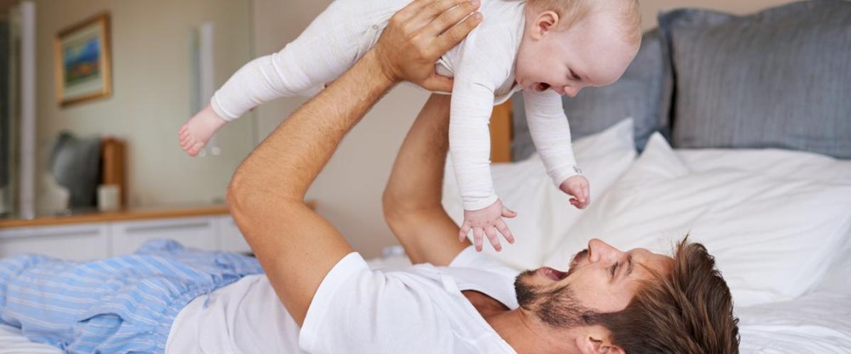هل يؤثر عمر الأب في صحة المولود؟